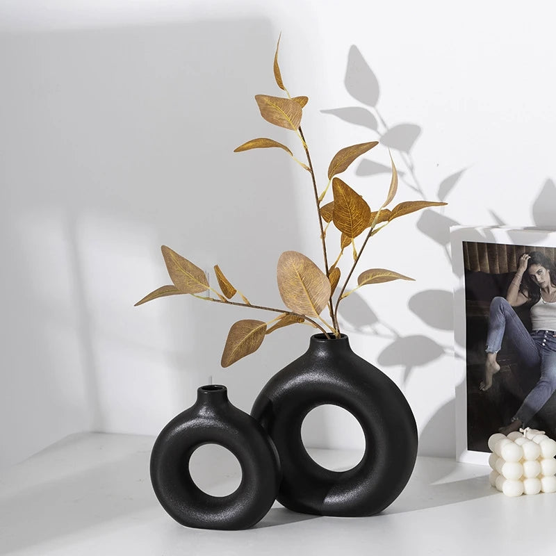 Elegant Pure White Imitation Ceramic Vase - Stylish Donut Design for Single Branch Flower Arranging and Table Decor